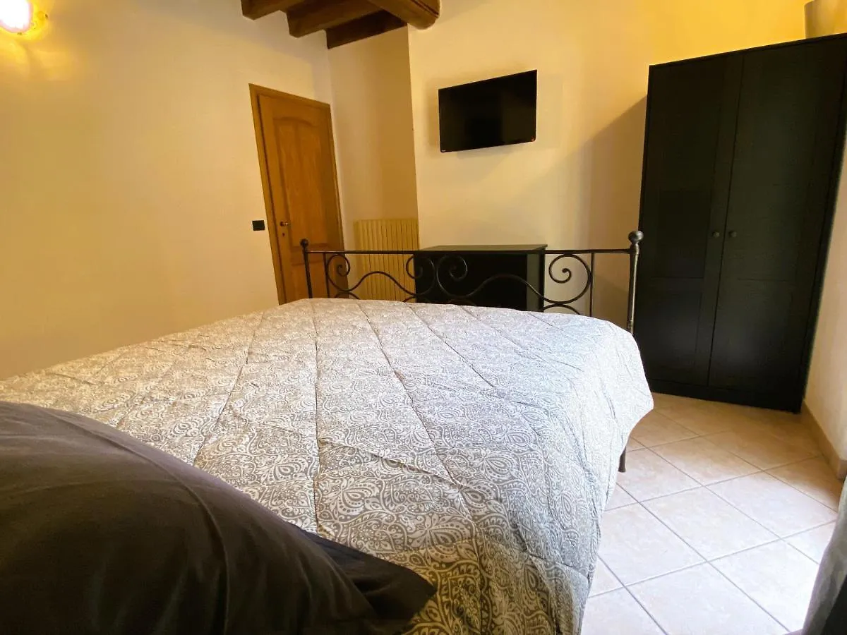 B&B Tenuta Le Rondini Gavardo Panzió